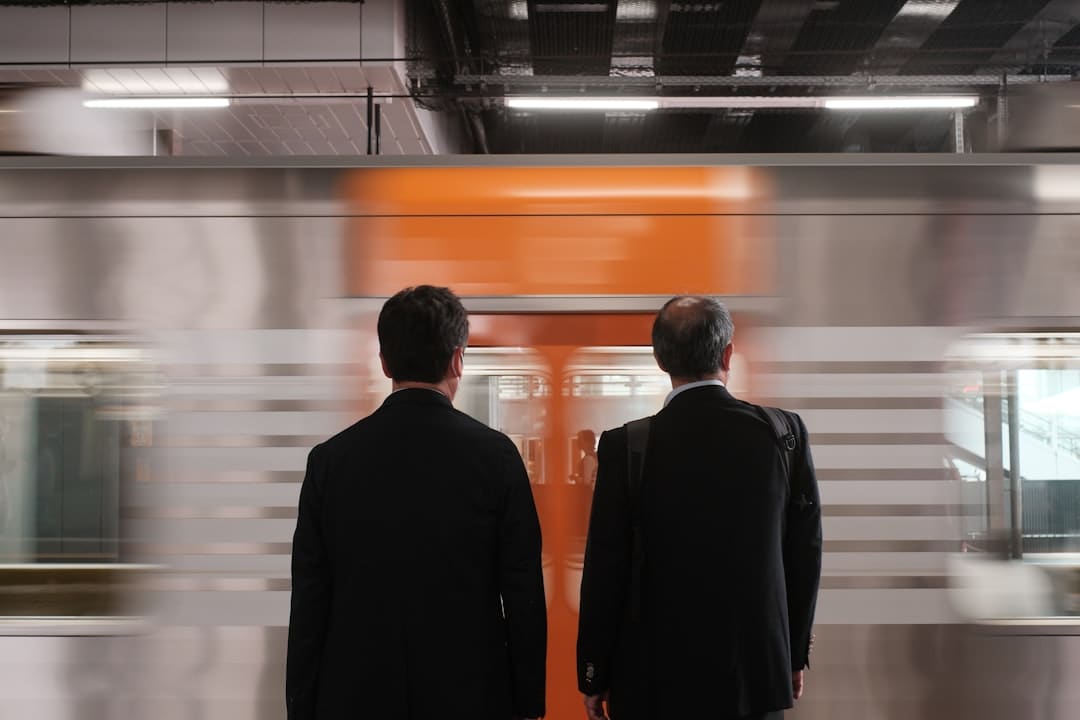 十六位美团骑手受邀观礼阅兵，美团员工代表参加受阅方队